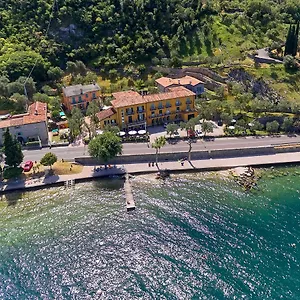 Del Garda فندق