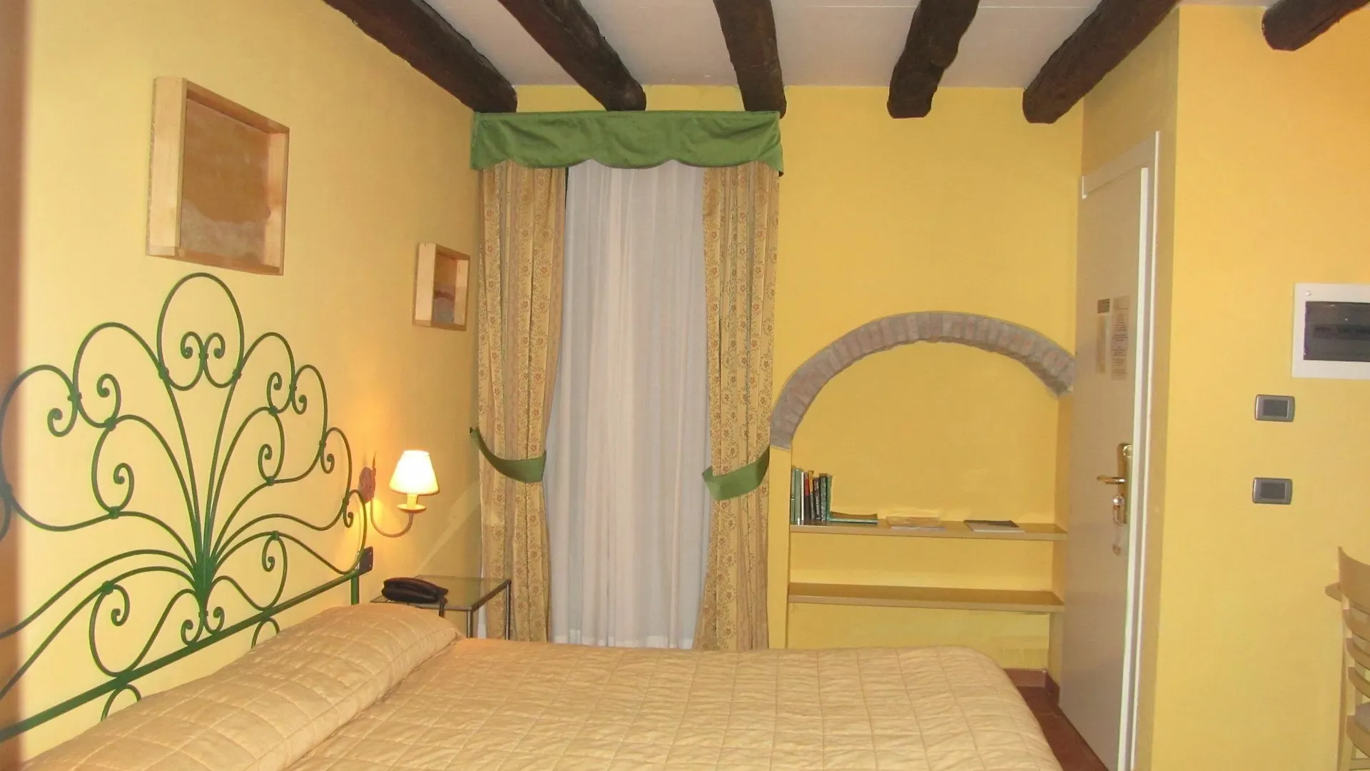 ***  Hotel Borgovico Como İtalya